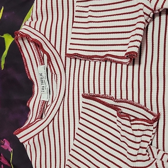 ZARA lettuce hem, red and white stripped crop top - Picture 3 of 3